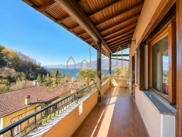 appartamento in vendita a Luino in zona Colmegna