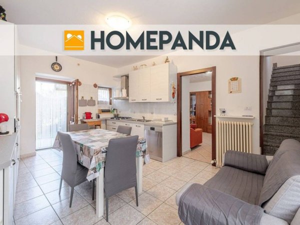 casa indipendente in vendita a Luino in zona Voldomino