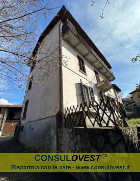appartamento in vendita a Luino in zona Poppino