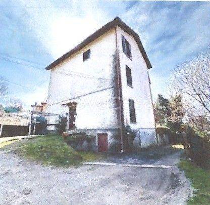 appartamento in vendita a Luino in zona Poppino