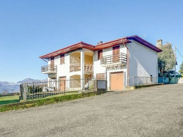 casa indipendente in vendita a Luino in zona San Pietro