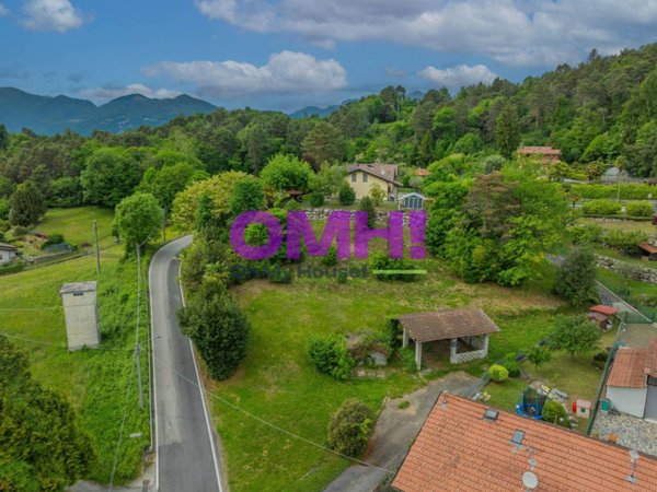 terreno in vendita a Luino in zona Poppino