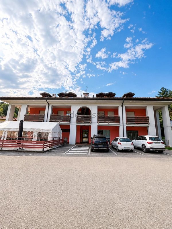 appartamento in vendita a Luino in zona Poppino