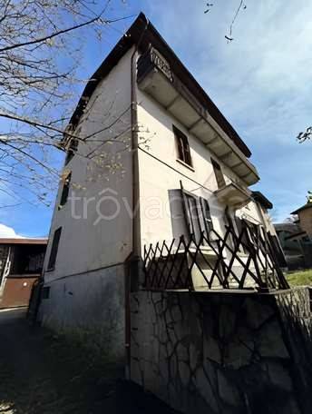 appartamento in vendita a Luino in zona Poppino