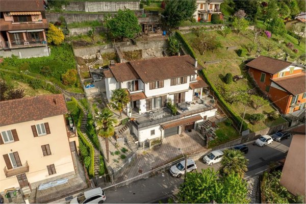 casa indipendente in vendita a Luino in zona Voldomino
