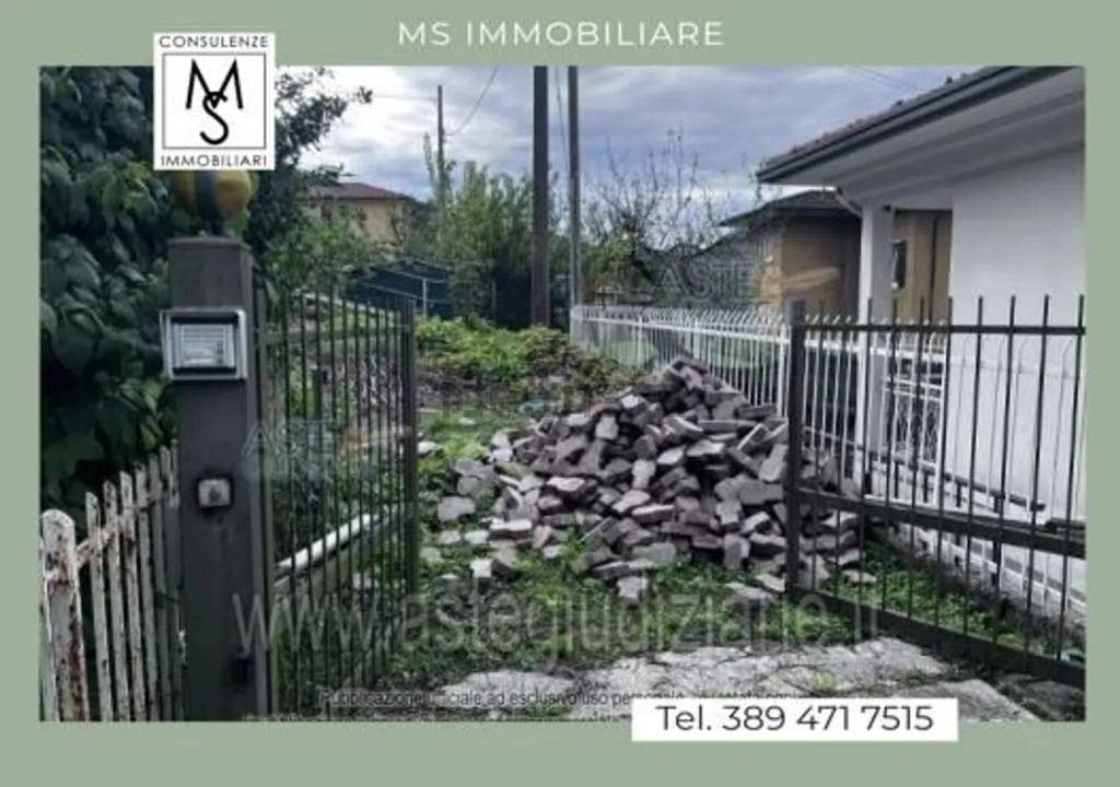 appartamento in vendita a Luino in zona Voldomino