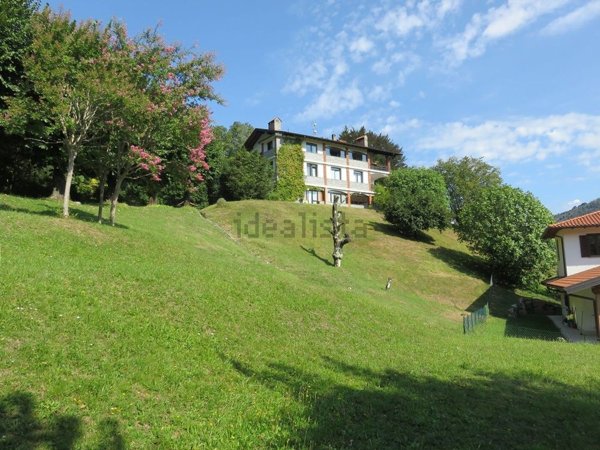 appartamento in vendita a Luino in zona San Pietro