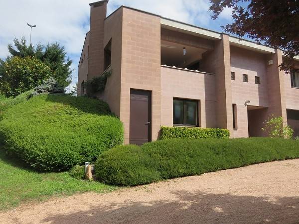 casa indipendente in vendita a Luino in zona San Pietro