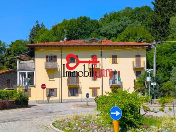 appartamento in vendita a Luino in zona Poppino