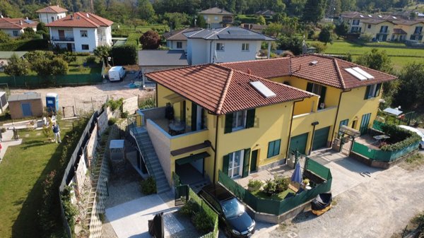 appartamento in vendita a Luino in zona Voldomino