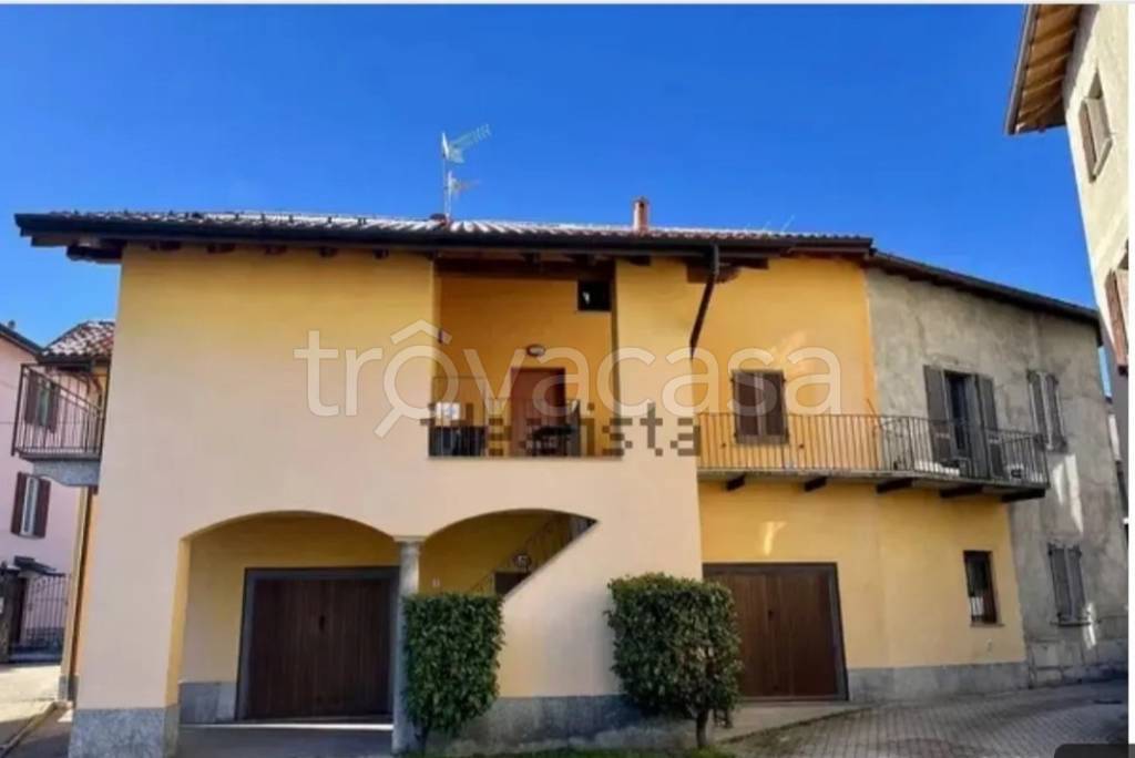 appartamento in vendita a Luvinate