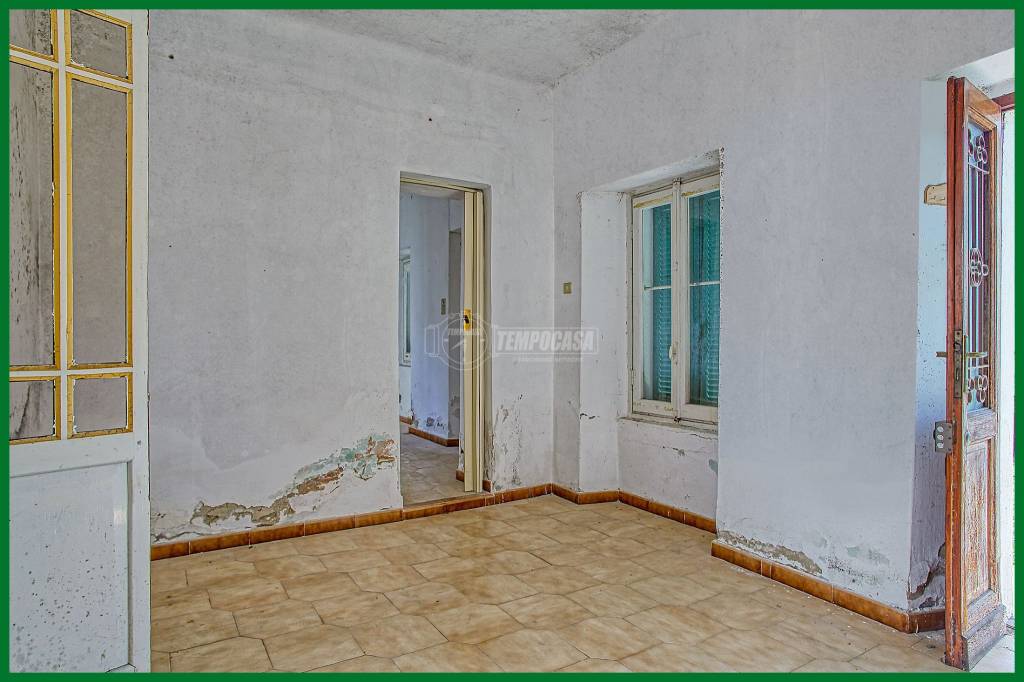 appartamento in vendita a Luvinate