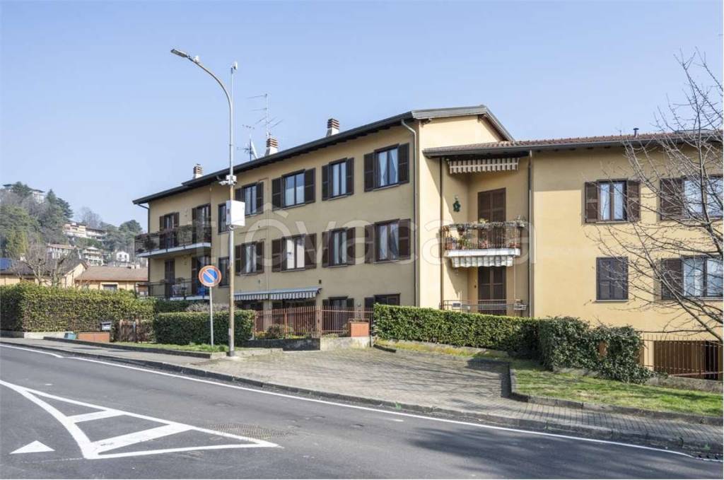 appartamento in vendita a Luvinate