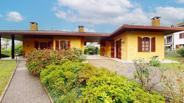 casa indipendente in vendita a Luvinate