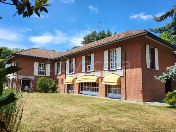 casa indipendente in vendita a Luvinate