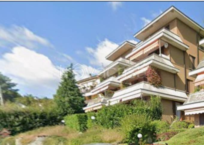 appartamento in vendita a Luvinate