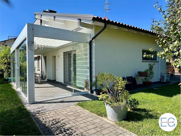 casa indipendente in vendita a Luvinate