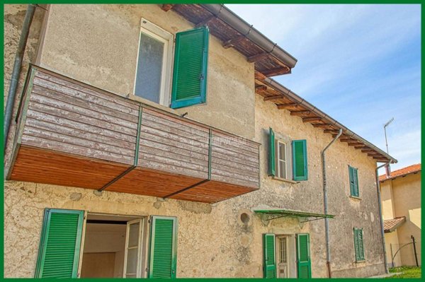 appartamento in vendita a Luvinate