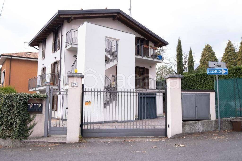 appartamento in vendita a Luvinate