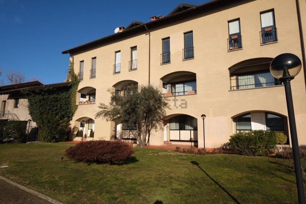 appartamento in vendita a Luvinate