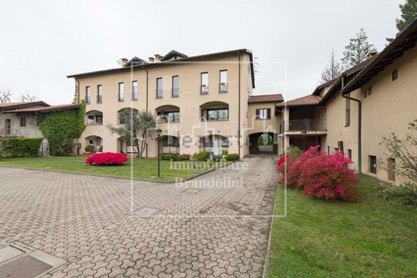 appartamento in vendita a Luvinate