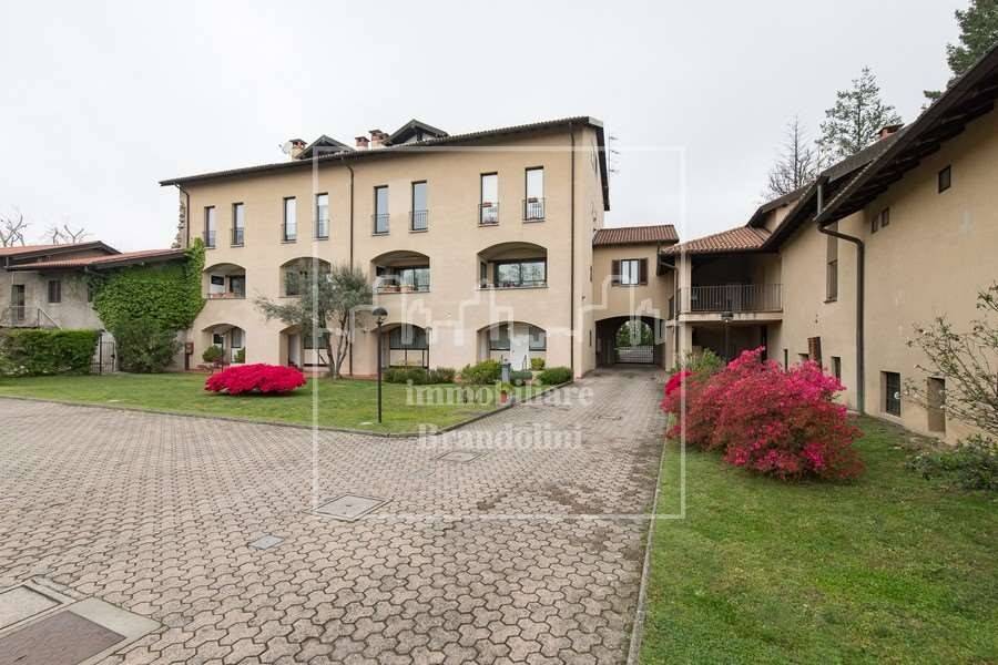 appartamento in vendita a Luvinate