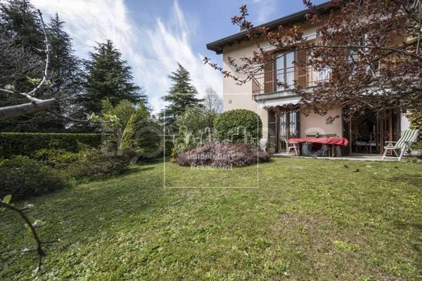 appartamento in vendita a Luvinate