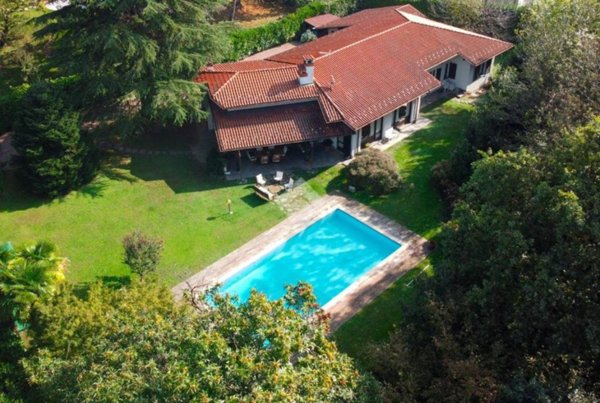 casa indipendente in vendita a Luvinate