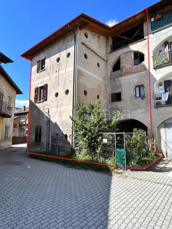 appartamento in vendita a Luvinate