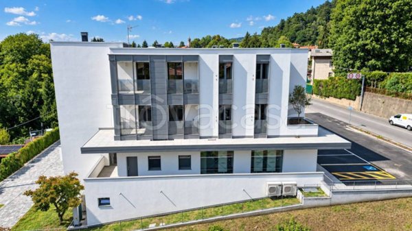 appartamento in vendita a Luvinate