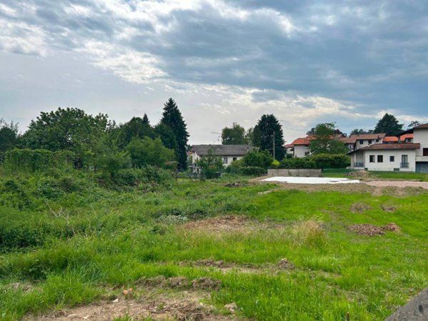 casa indipendente in vendita a Malnate