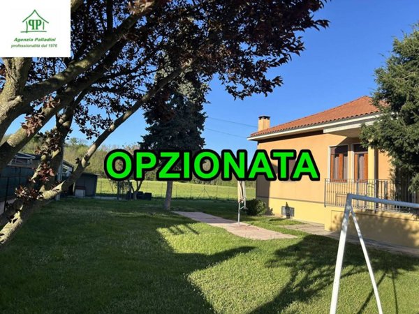 casa indipendente in vendita a Malnate