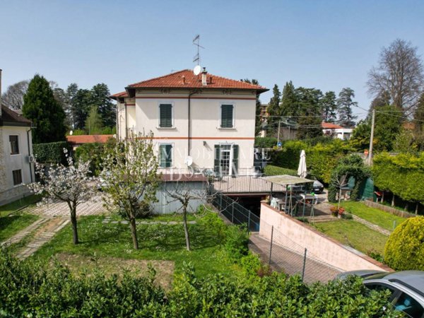 casa indipendente in vendita a Malnate
