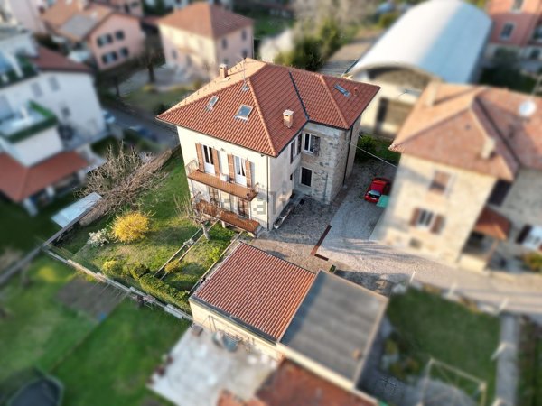 appartamento in vendita a Malnate