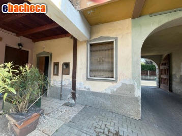 casa indipendente in vendita a Malnate