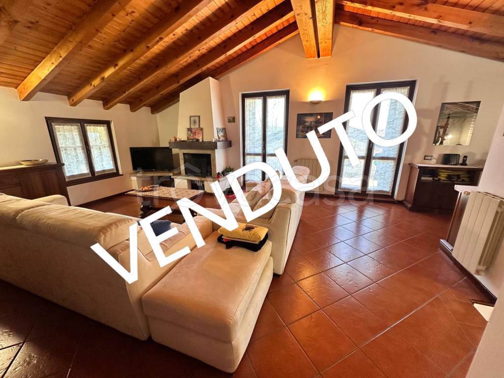 appartamento in vendita a Malnate
