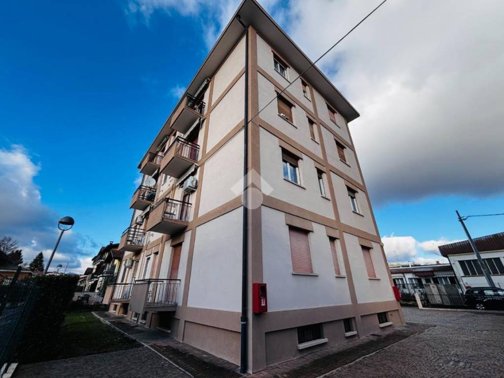 appartamento in vendita a Malnate