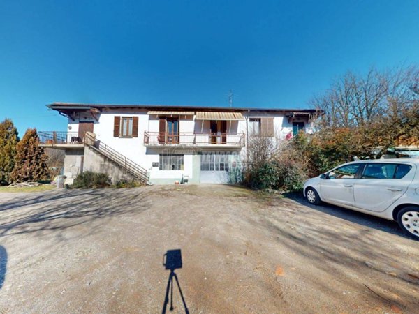 casa indipendente in vendita a Malnate