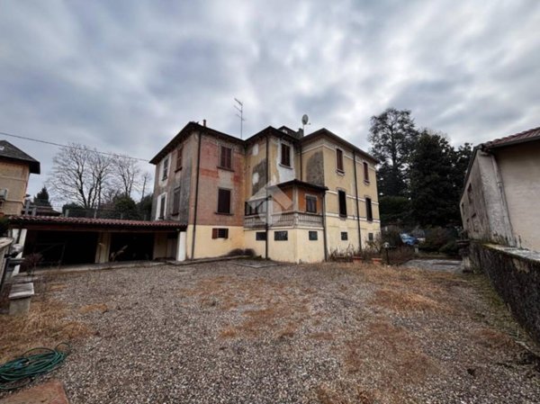 appartamento in vendita a Malnate