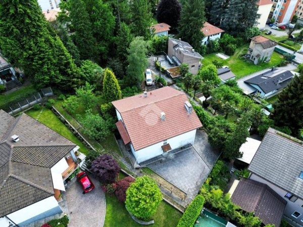 casa indipendente in vendita a Malnate