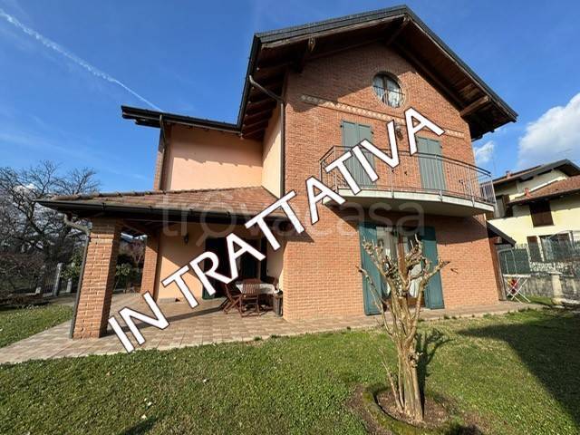 casa indipendente in vendita a Malnate