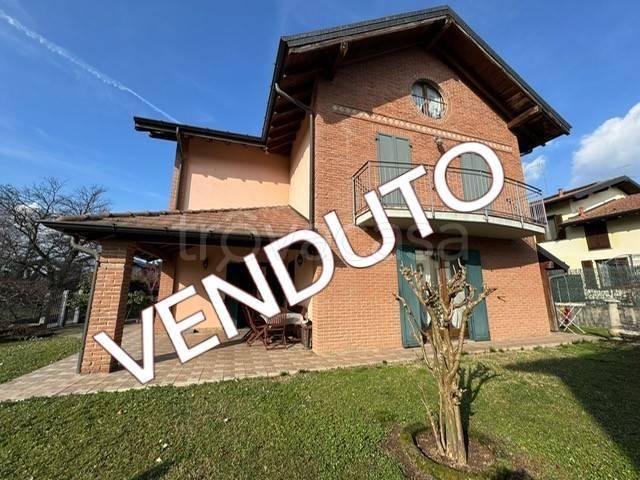 casa indipendente in vendita a Malnate