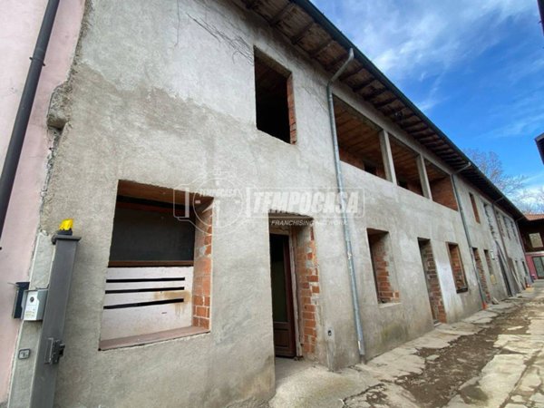 casa indipendente in vendita a Malnate