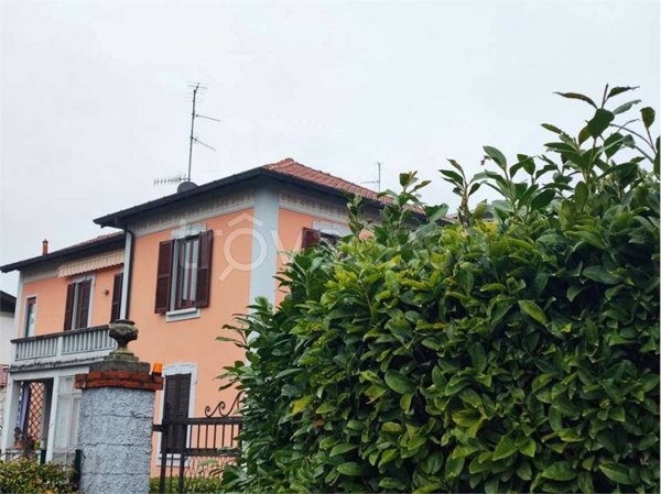 casa indipendente in vendita a Malnate
