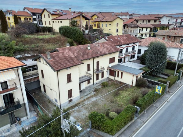 appartamento in vendita a Malnate