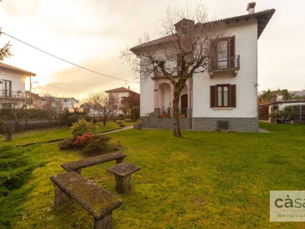 casa indipendente in vendita a Malnate