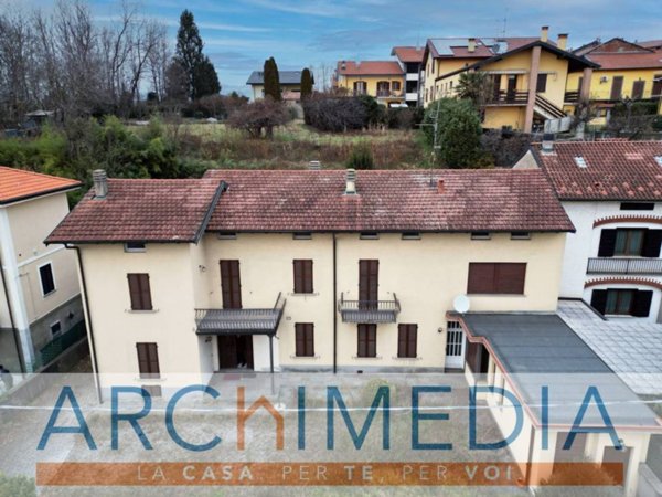 casa indipendente in vendita a Malnate in zona San Salvatore