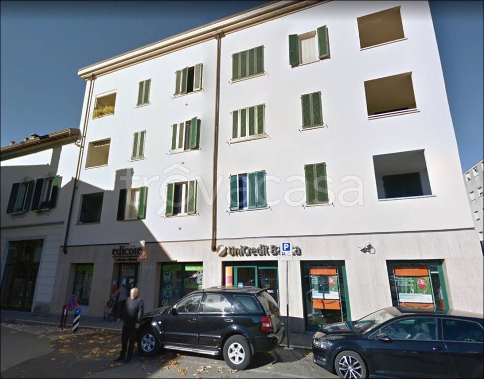 negozio in vendita a Malnate