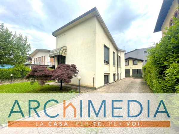 casa indipendente in vendita a Malnate