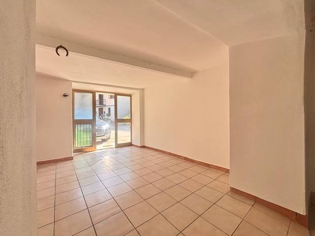 locale di sgombero in vendita a Malnate